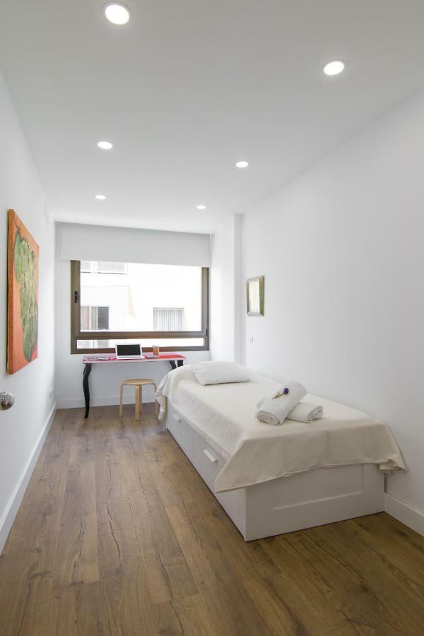 Homeforguest Stylish And Modern Apartment Overlooking Las Canteras Лас Палмас де Гран Канария Екстериор снимка