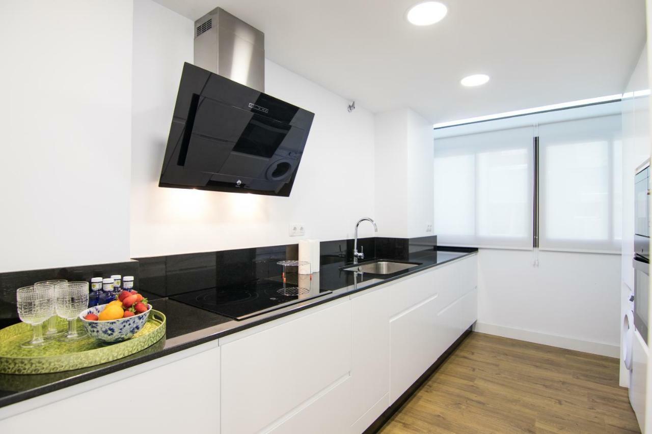 Homeforguest Stylish And Modern Apartment Overlooking Las Canteras Лас Палмас де Гран Канария Екстериор снимка