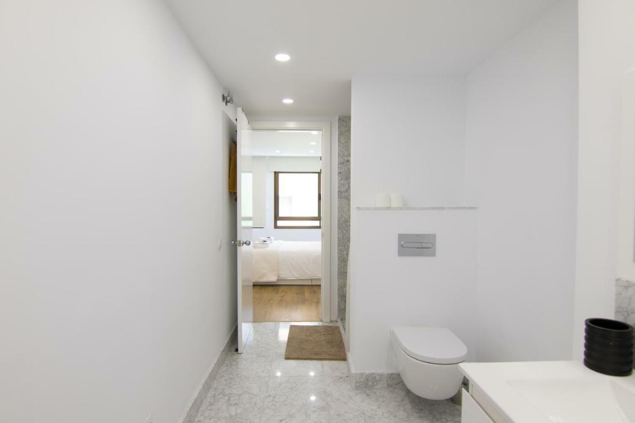 Homeforguest Stylish And Modern Apartment Overlooking Las Canteras Лас Палмас де Гран Канария Екстериор снимка