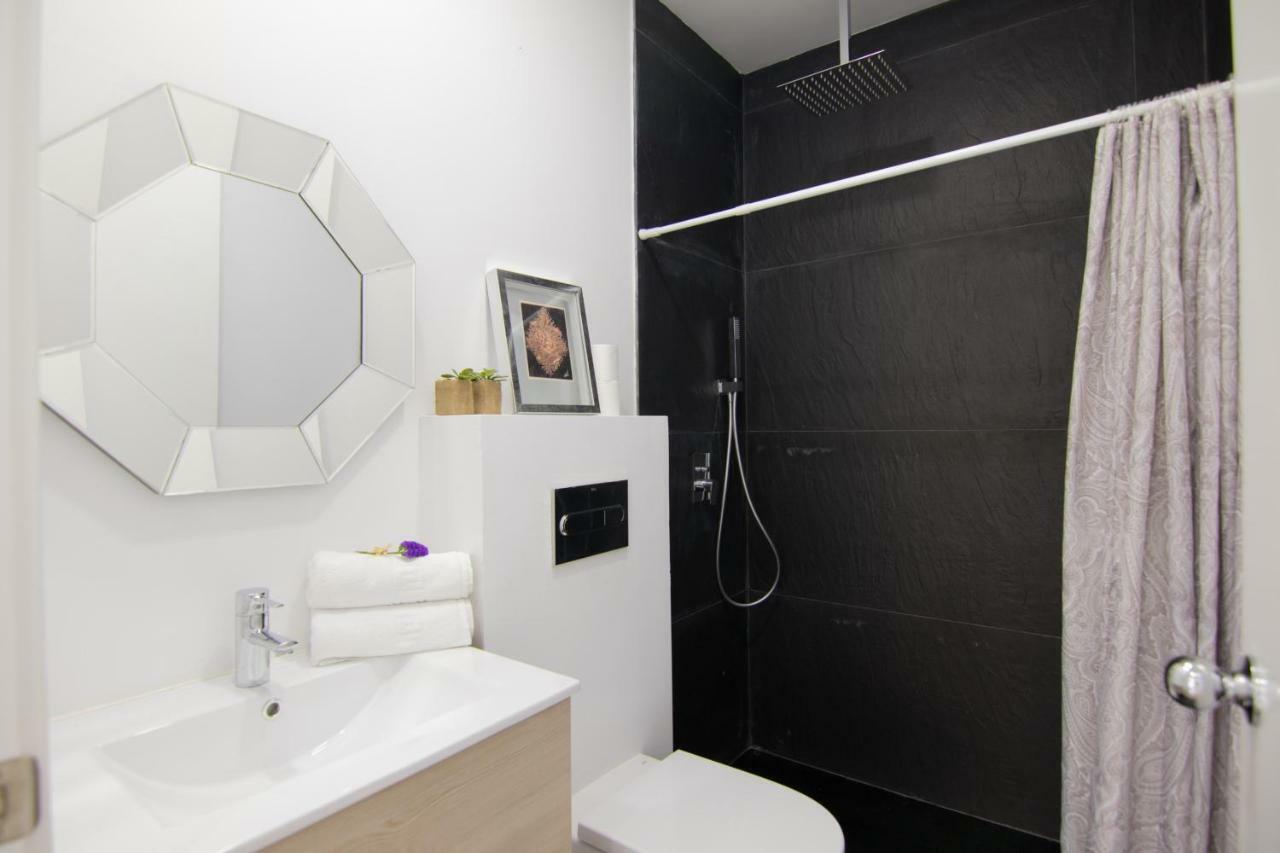 Homeforguest Stylish And Modern Apartment Overlooking Las Canteras Лас Палмас де Гран Канария Екстериор снимка
