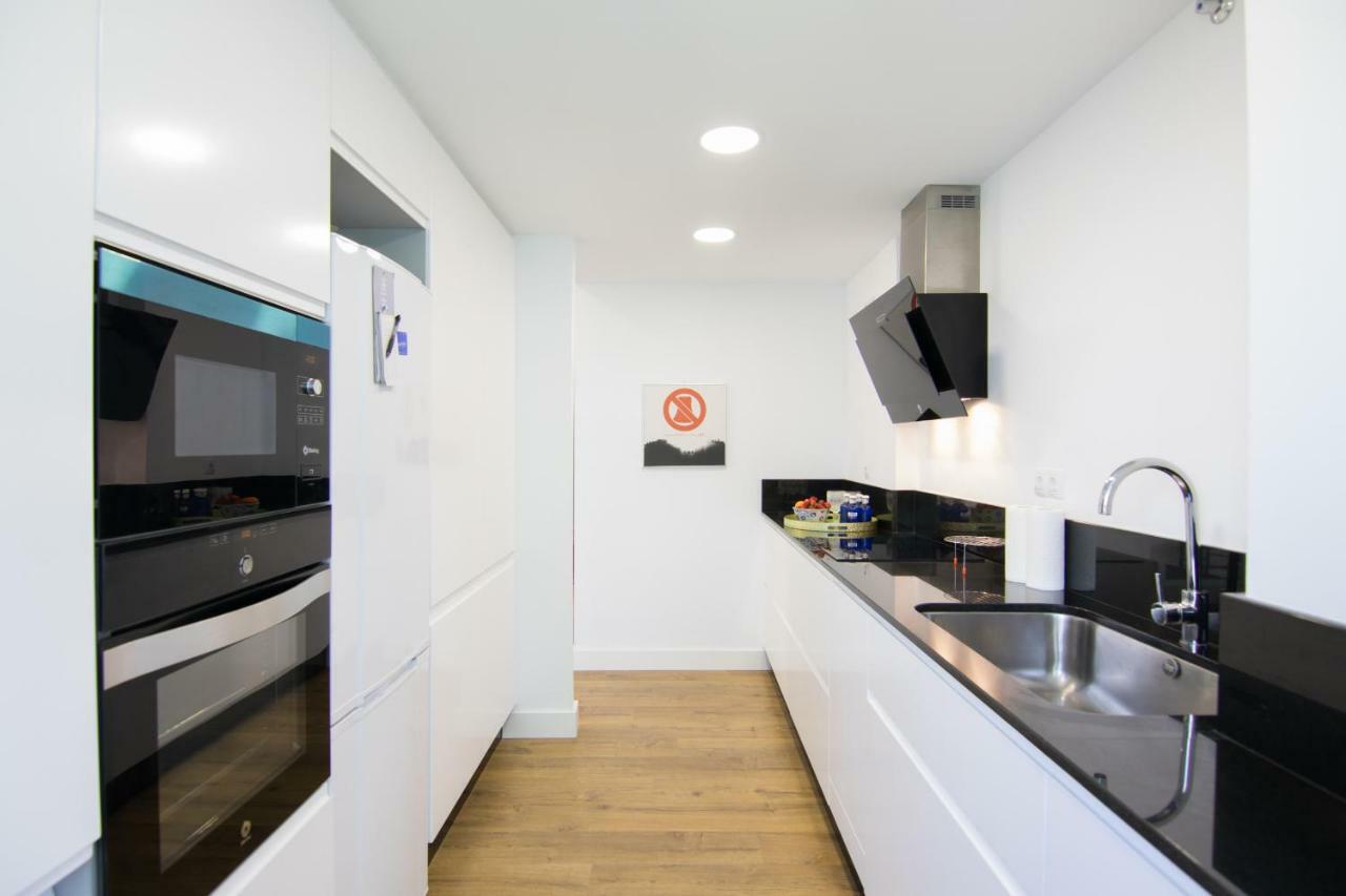 Homeforguest Stylish And Modern Apartment Overlooking Las Canteras Лас Палмас де Гран Канария Екстериор снимка