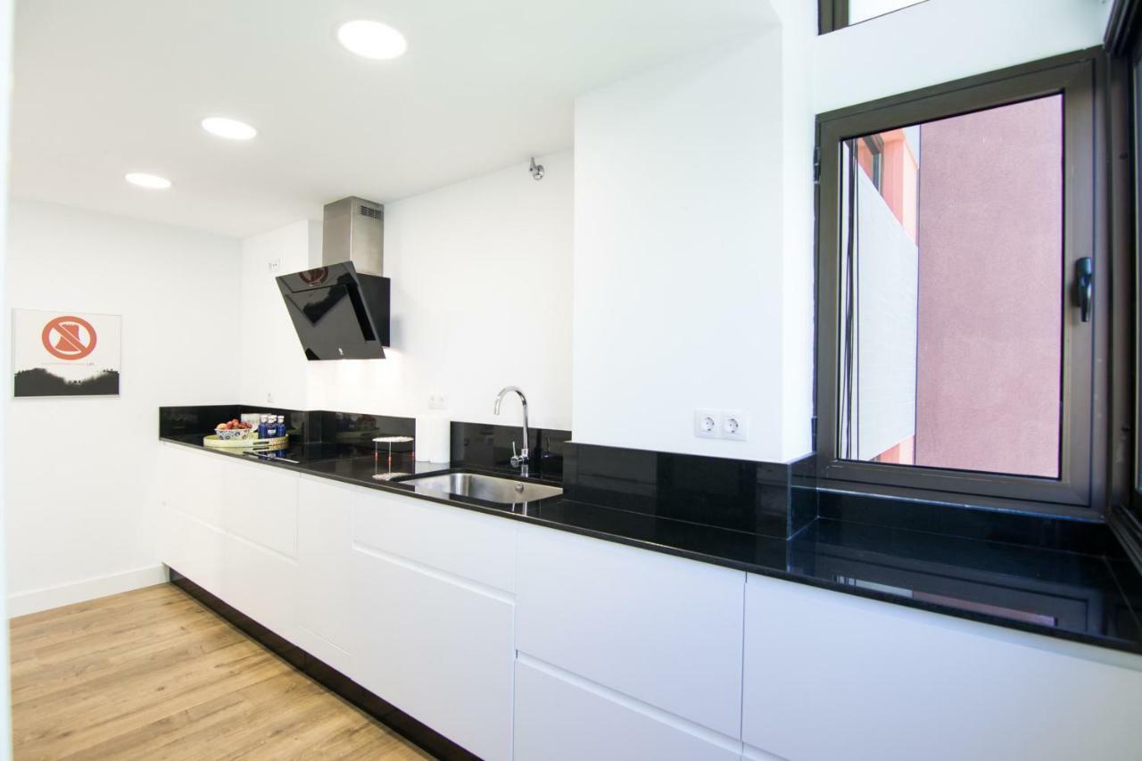 Homeforguest Stylish And Modern Apartment Overlooking Las Canteras Лас Палмас де Гран Канария Екстериор снимка