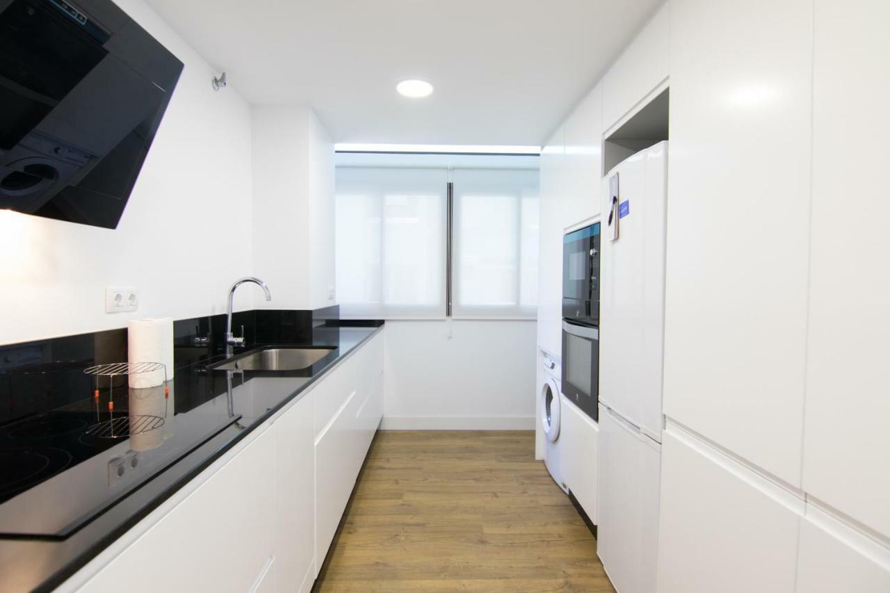 Homeforguest Stylish And Modern Apartment Overlooking Las Canteras Лас Палмас де Гран Канария Екстериор снимка